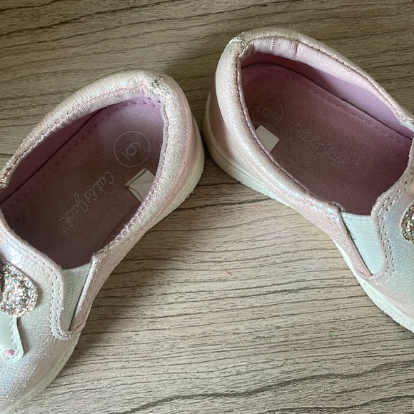 Cat & Jack size 6 shoe - Picture 4 of 4